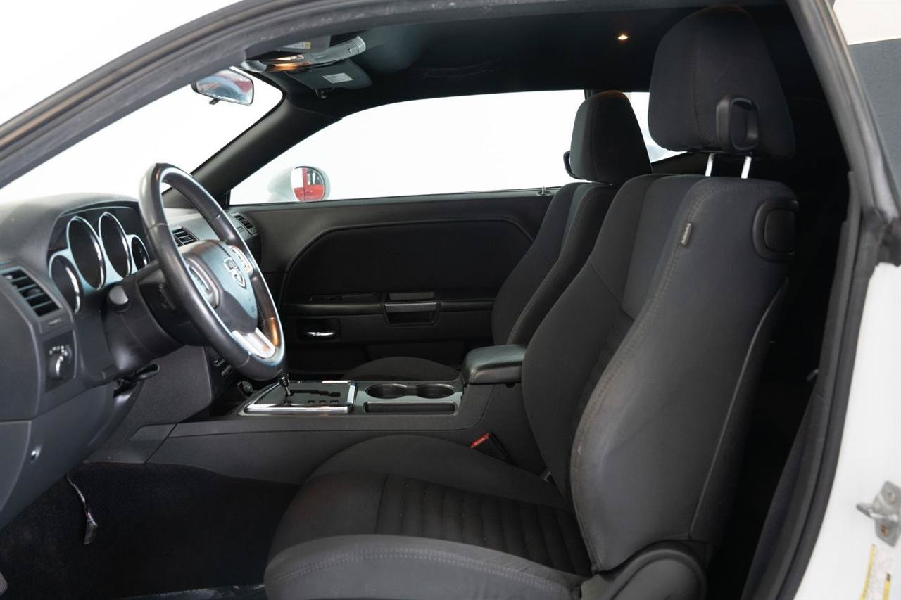 Used 2014 Dodge Challenger SXT RWD image 11