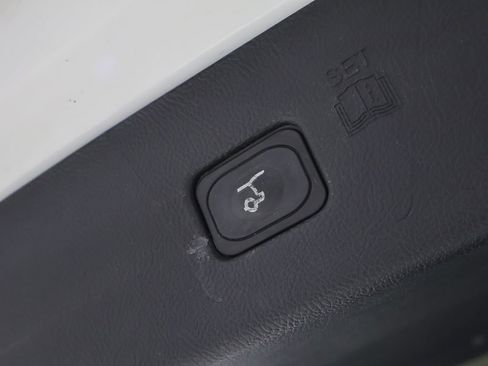 Used 2024 Ford Edge ST-Line AWD/4WD image 21