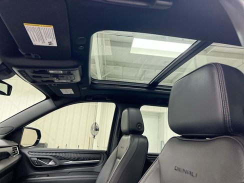 Used 2023 GMC Yukon XL Denali w/ LPO, Floor Liner Package AWD/4WD image 20