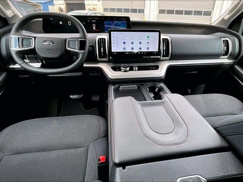 Certified 2025 Ford Expedition Active RWD image 16