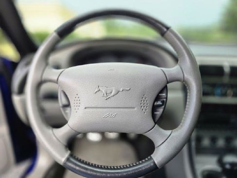 Used 2004 Ford Mustang GT RWD image 22