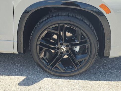 New 2026 Volkswagen Tiguan SE R-Line FWD image 4
