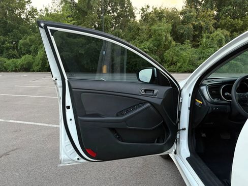 Used 2015 Kia Optima LX image 9