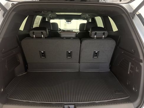 New 2026 GMC Acadia Denali Ultimate w/ LPO, All-Weather Package AWD/4WD image 6