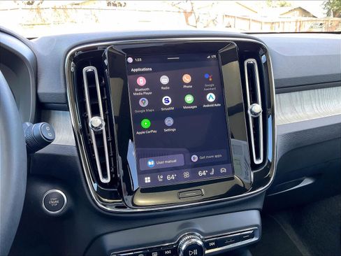 Used 2023 Volvo XC40 B5 Plus w/ Protection Package Premier image 35