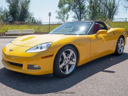 Used 2007 Chevrolet Corvette Coupe w/ Preferred Equipment Group RWD image 14