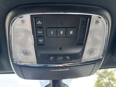 Used 2021 Jeep Grand Cherokee Limited image 39