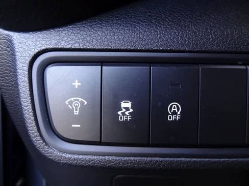 Used 2023 Kia Soul LX w/ LX Technology Package image 14