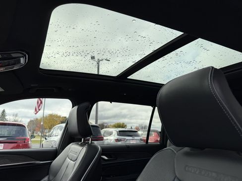 Used 2023 Jeep Grand Cherokee L Overland w/ Advanced Protech Group III image 17