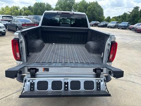 Used 2022 GMC Sierra 1500 SLT w/ SLT Premium Plus Package AWD/4WD image 15