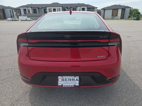 Used 2024 Toyota Prius XLE AWD/4WD image 12