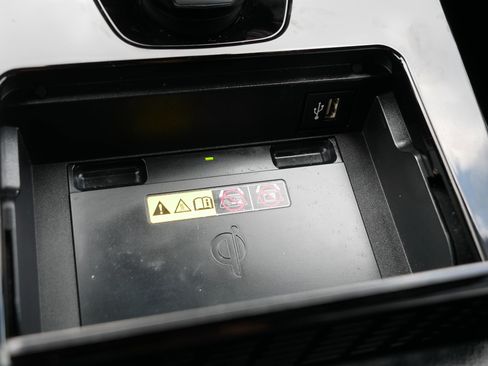Used 2023 Subaru Solterra AWD image 32