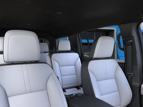 New 2026 Chevrolet Traverse High Country w/ LPO, Floor Liner Package FWD image 24