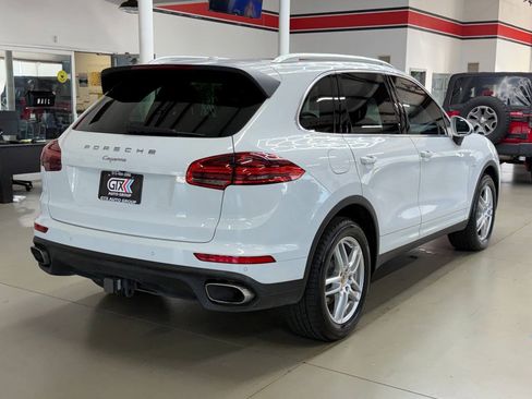 Used 2016 Porsche Cayenne Diesel AWD/4WD image 2