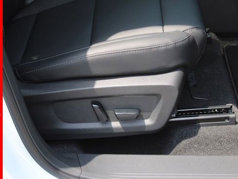 New 2025 Nissan Murano SL image 15