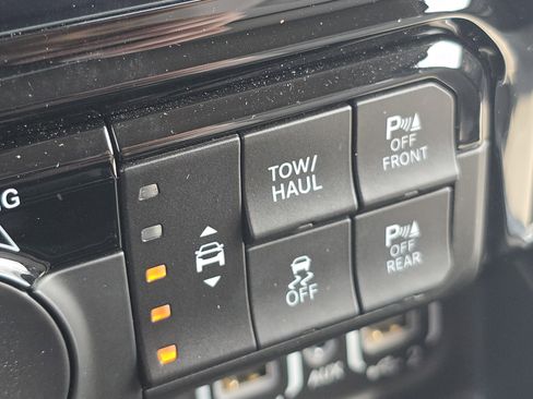 Used 2024 RAM 1500 Limited image 11