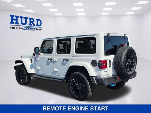 Used 2024 Jeep Wrangler Unlimited Sahara w/ Technology Group AWD/4WD image 5