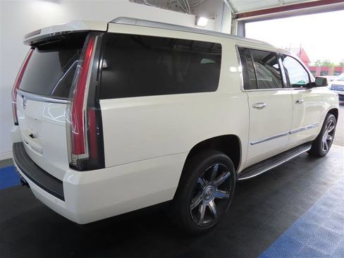 Used 2015 Cadillac Escalade ESV Luxury RWD image 15