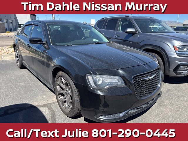 Used 2018 Chrysler 300 Touring w/ Sport Appearance Package RWD image 9