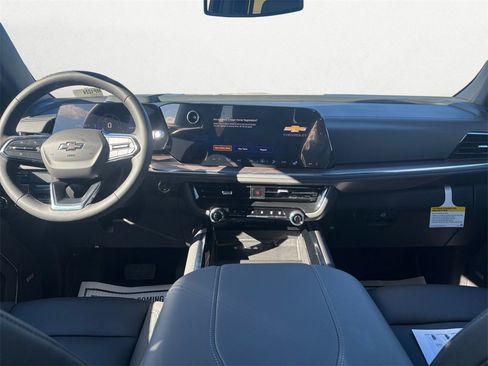 New 2026 Chevrolet Suburban Z71 image 11