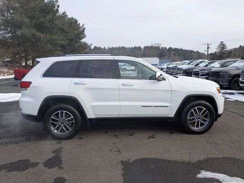 Certified 2022 Jeep Grand Cherokee Limited AWD/4WD image 4