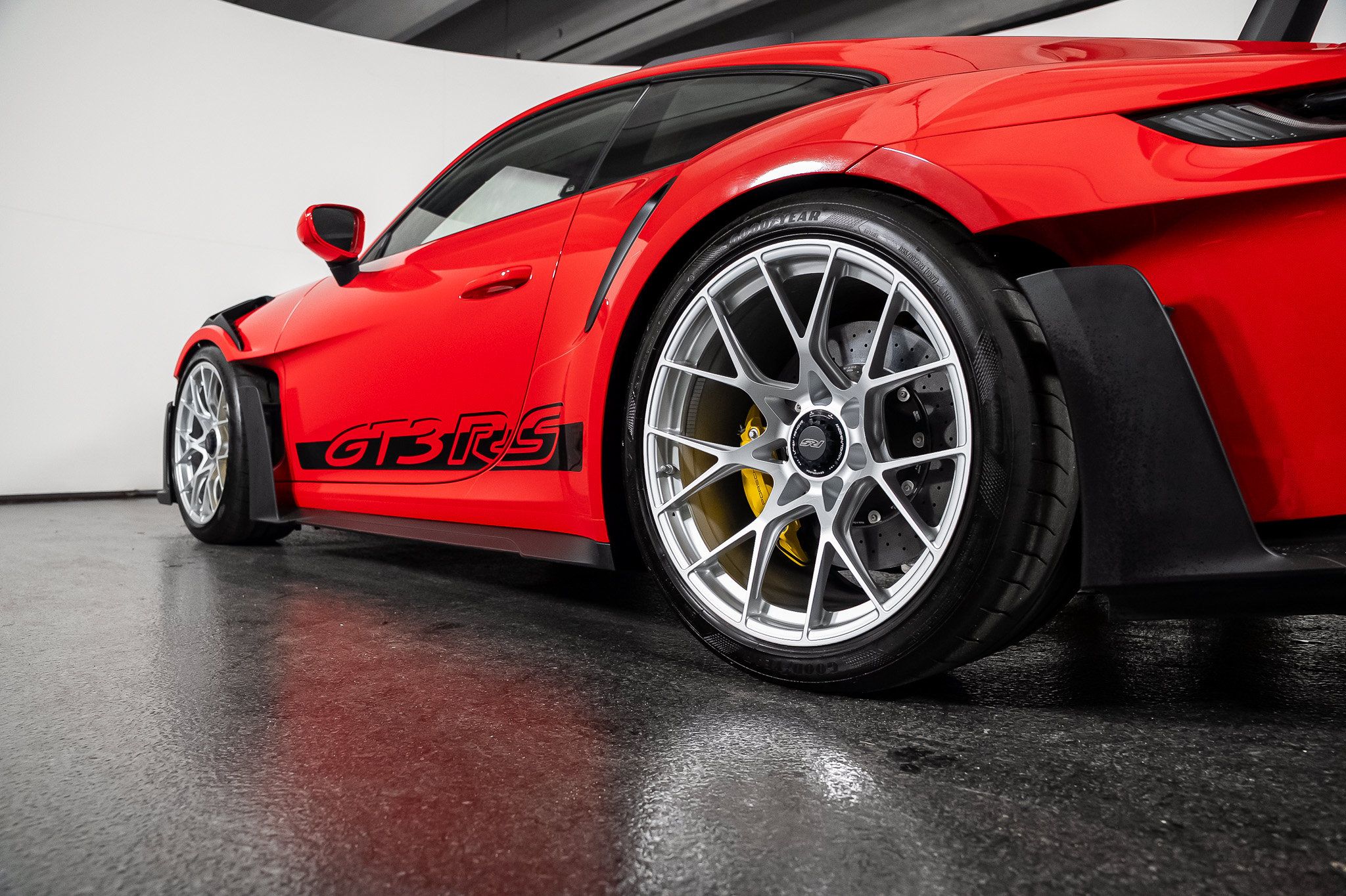 Used 2025 Porsche 911 GT3 RS RWD image 21