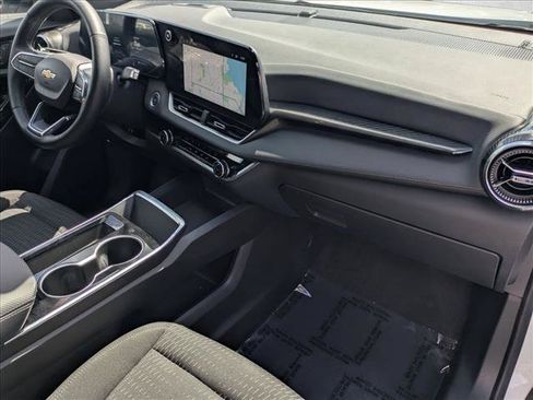 Used 2025 Chevrolet Equinox LT w/ Safety and Technology Package FWD image 21