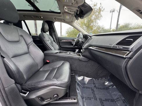 Used 2018 Volvo XC90 T5 Momentum w/ Convenience Package image 21