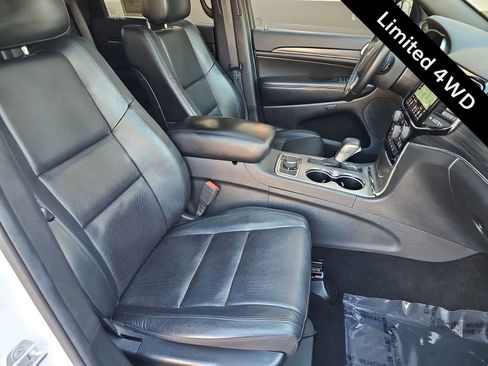 Used 2019 Jeep Grand Cherokee Limited w/ Luxury Group II AWD/4WD image 18