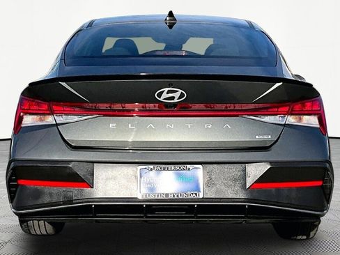 Certified 2025 Hyundai Elantra SEL image 4
