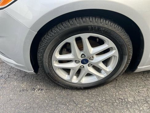Used 2016 Ford Fusion SE image 21