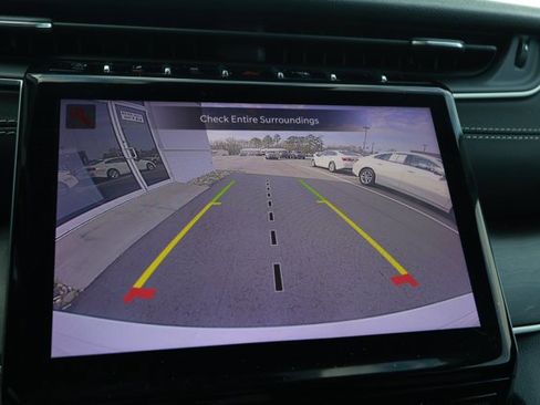 Used 2023 Jeep Grand Cherokee Limited image 18