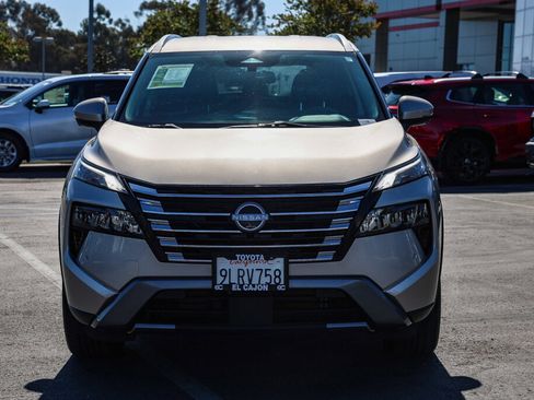 Used 2024 Nissan Rogue SL AWD/4WD image 19