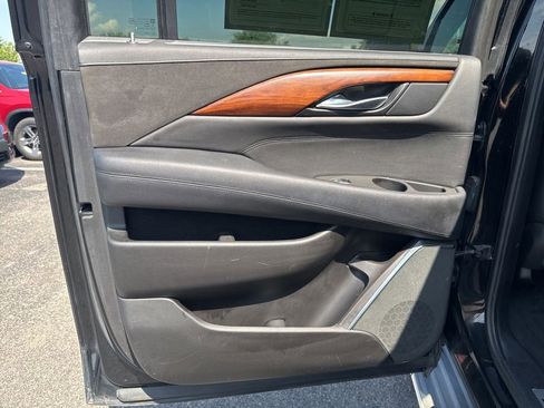 Used 2015 Cadillac Escalade ESV Luxury AWD/4WD image 30