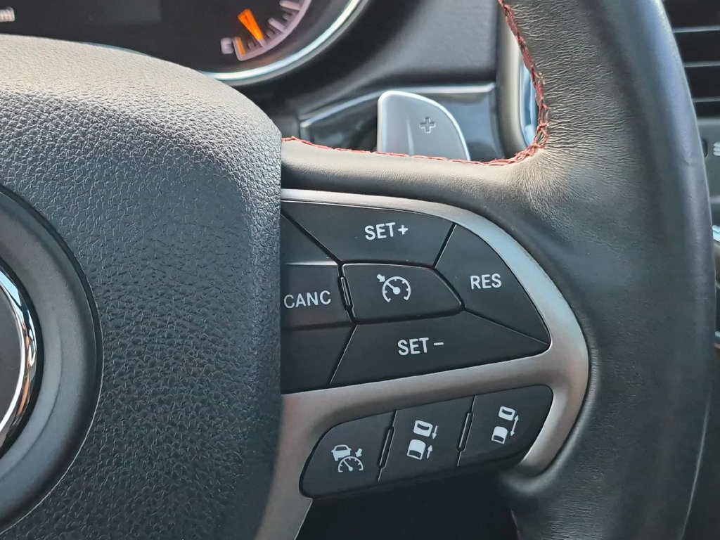 Used 2017 Jeep Grand Cherokee Trailhawk w/ Trailhawk Luxury Group AWD/4WD image 20