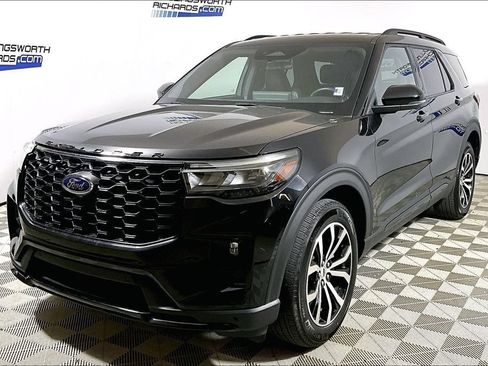 Used 2025 Ford Explorer ST-Line AWD/4WD image 1