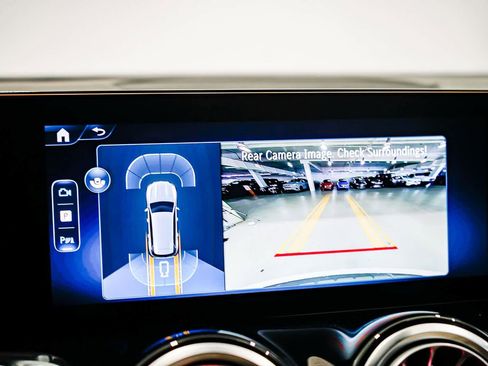 Used 2026 Mercedes-Benz GLB 250 image 24