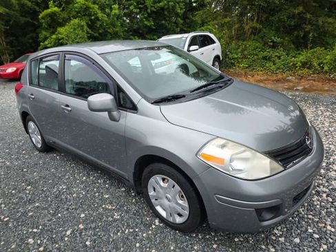 Used 2011 Nissan Versa 1.8 S w/ Plus Pkg FWD image 3