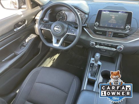Certified 2025 Nissan Altima 2.5 SV FWD image 15