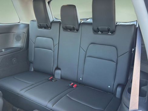 New 2026 Nissan Pathfinder Platinum image 19