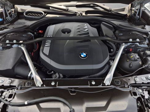Used 2025 BMW 740i w/ Premium Package RWD image 11