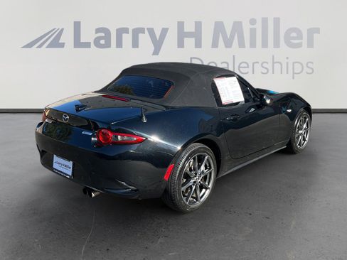 Used 2016 MAZDA MX-5 Miata Grand Touring RWD image 5