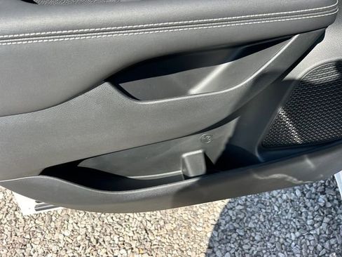 New 2026 Chrysler Pacifica Select image 31