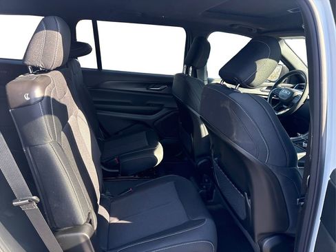 New 2026 Jeep Grand Cherokee L Laredo image 21