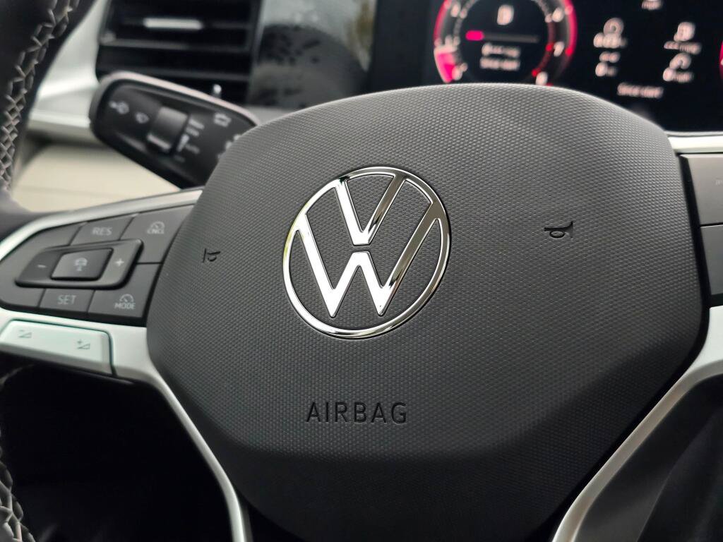 New 2026 Volkswagen Tiguan SE AWD/4WD image 31