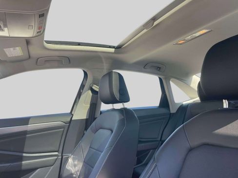Used 2023 Volkswagen Jetta SE w/ Panoramic Sunroof Package FWD image 20