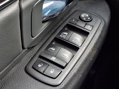 Used 2024 RAM 1500 Classic SLT AWD/4WD image 19