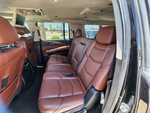 Used 2016 Cadillac Escalade ESV Luxury AWD/4WD image 15