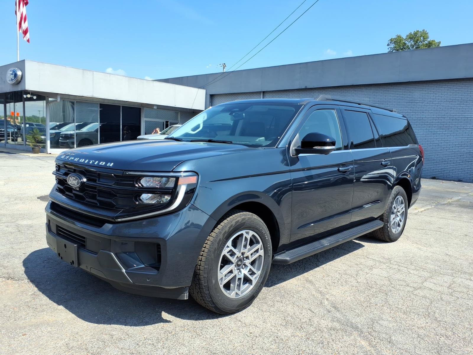 New 2026 Ford Expedition Max Active AWD/4WD image 1