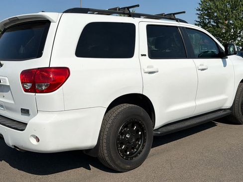 Used 2017 Toyota Sequoia SR5 w/ Premium Package AWD/4WD image 4